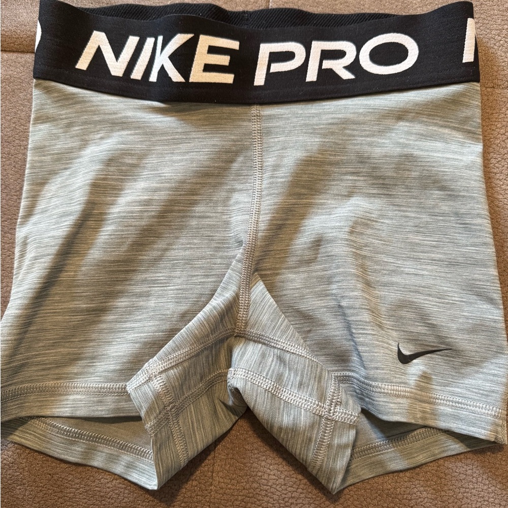 Nike Pro Dri-Fit Women's Athletic Shorts in Light Gray